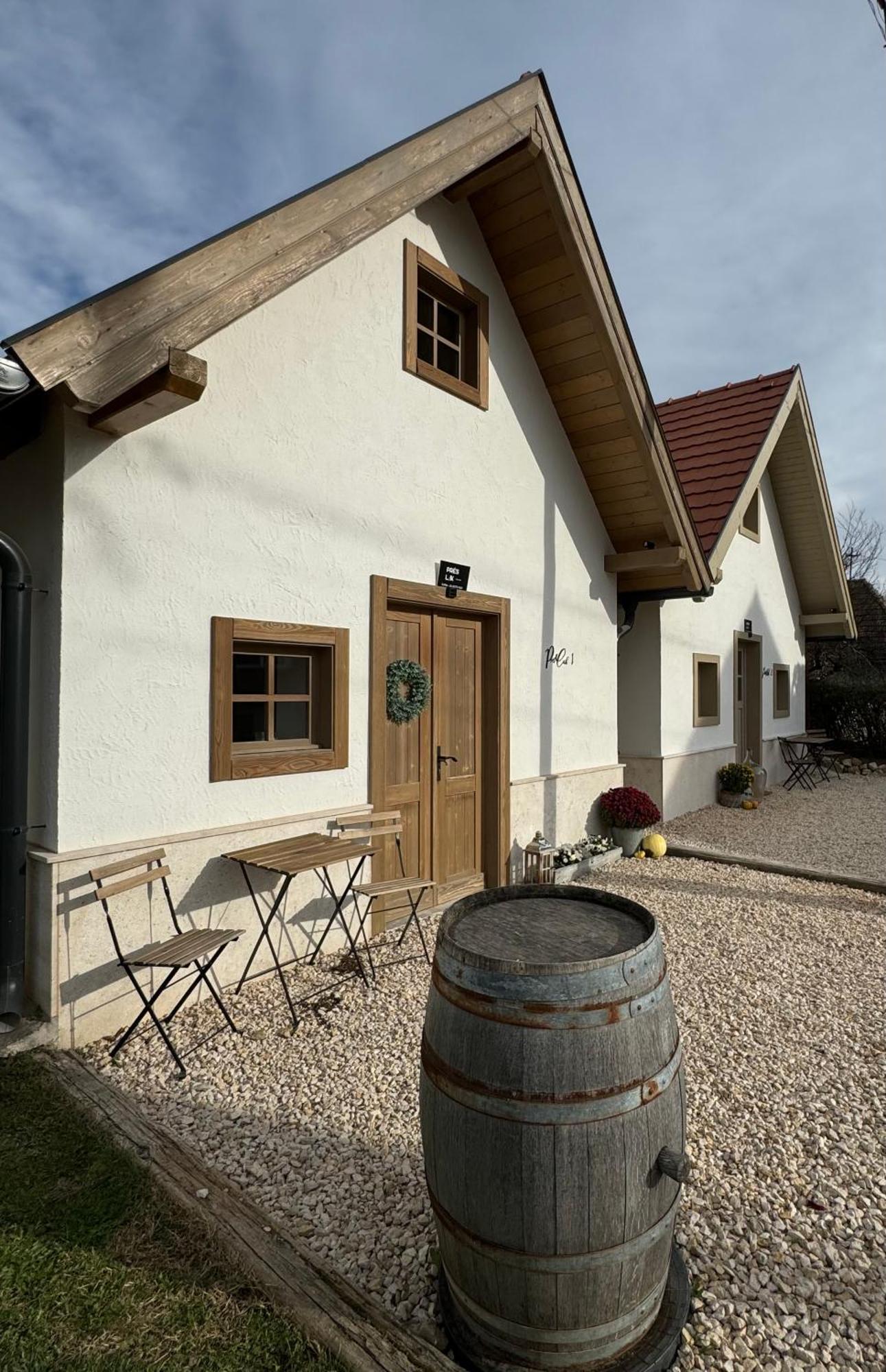 Pres-Lak Lägenhet Tarján Exteriör bild
